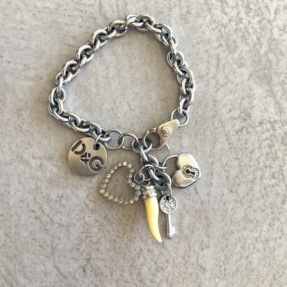 Dolce & Gabbana authentic silver tone chain charm bracelet crystal Heart Logo - Picture 4 of 9